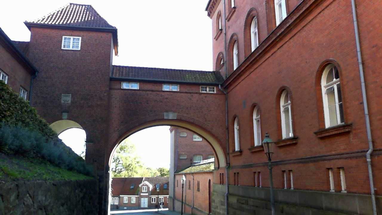 Sukkenes bro mellem Viborg arrest og den tidligere Vestrelandsret. Viborg.